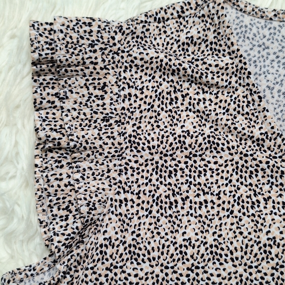 Adrianna Papell V-Neck Top With Pleated Flutter Sleeves - Picture 6 of 12